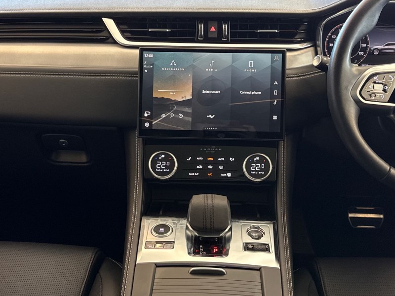 2023 (23) JAGUAR F-PACE 2.0 D200 R-Dynamic SE Black 5dr Auto AWD 5195934