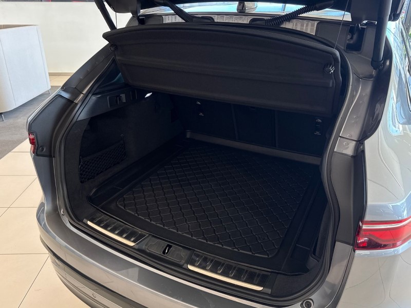 2023 (23) JAGUAR F-PACE 2.0 D200 R-Dynamic SE Black 5dr Auto AWD 5195959