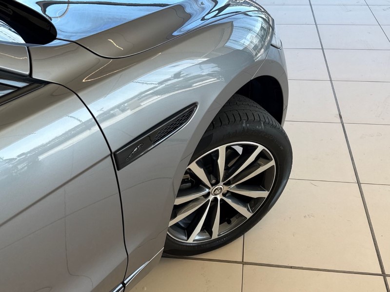 2023 (23) JAGUAR F-PACE 2.0 D200 R-Dynamic SE Black 5dr Auto AWD 5195969