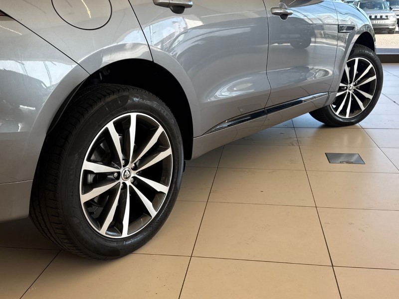 2023 (23) JAGUAR F-PACE 2.0 D200 R-Dynamic SE Black 5dr Auto AWD 5195968