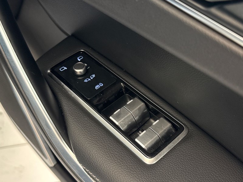 2023 (23) JAGUAR F-PACE 2.0 D200 R-Dynamic SE Black 5dr Auto AWD 5195943