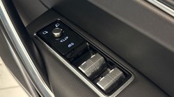 2023 (23) JAGUAR F-PACE 2.0 D200 R-Dynamic SE Black 5dr Auto AWD 5195943