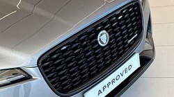 2023 (23) JAGUAR F-PACE 2.0 D200 R-Dynamic SE Black 5dr Auto AWD 5195963