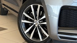 2023 (23) JAGUAR F-PACE 2.0 D200 R-Dynamic SE Black 5dr Auto AWD 5195964