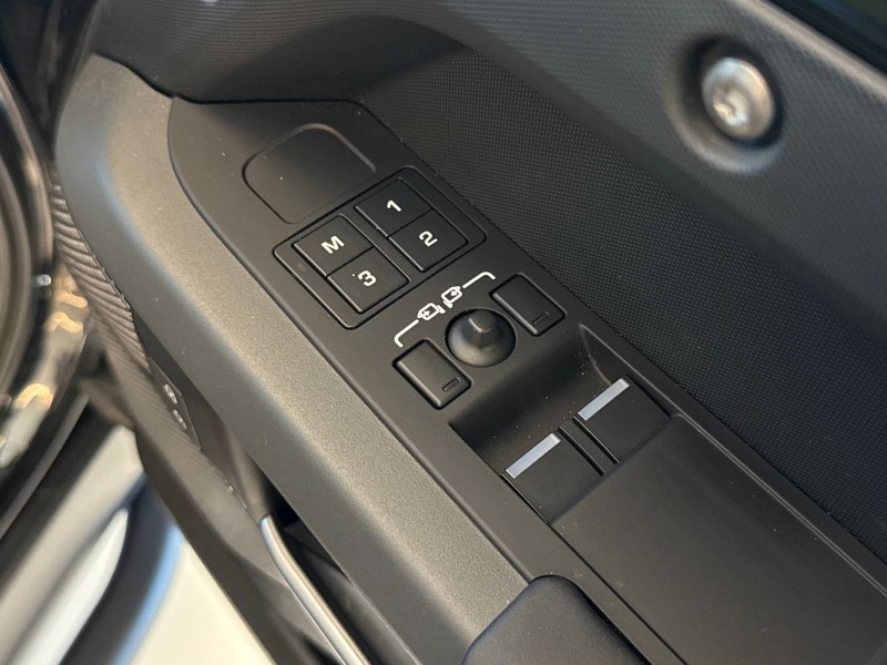 2023 (73) LAND ROVER DEFENDER 2.0 P300 X-Dynamic SE 90 3dr Auto 5189935