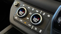2023 (73) LAND ROVER DEFENDER 2.0 P300 X-Dynamic SE 90 3dr Auto 5189945