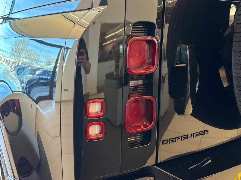 2023 (73) LAND ROVER DEFENDER 2.0 P300 X-Dynamic SE 90 3dr Auto 5189931