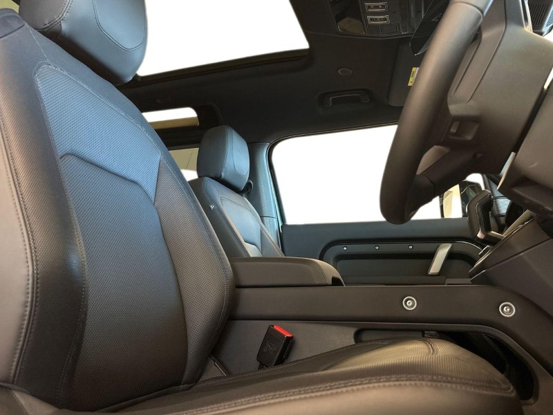 2023 (73) LAND ROVER DEFENDER 2.0 P300 X-Dynamic SE 90 3dr Auto 5189938