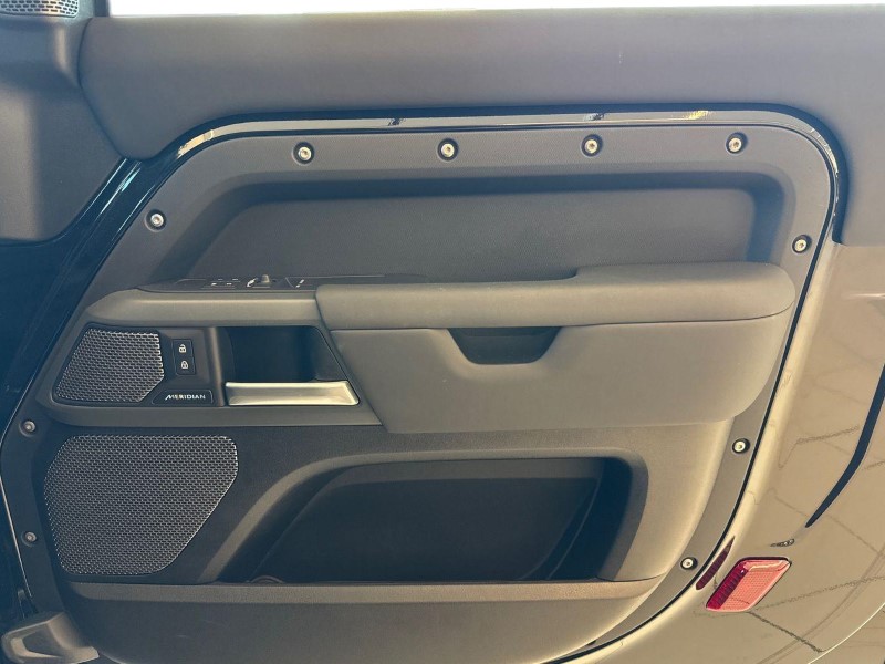 2023 (73) LAND ROVER DEFENDER 2.0 P300 X-Dynamic SE 90 3dr Auto 5189934