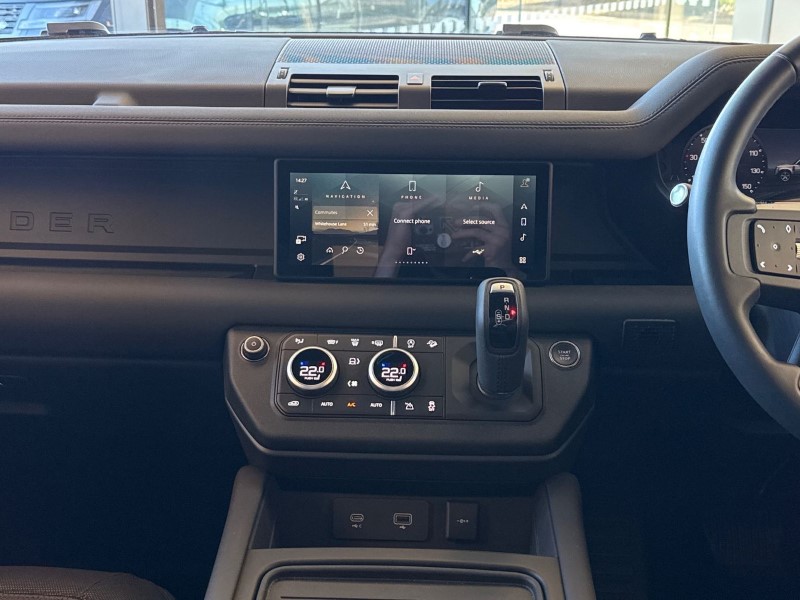 2023 (73) LAND ROVER DEFENDER 2.0 P300 X-Dynamic SE 90 3dr Auto 5189926