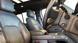 2023 (23) LAND ROVER DEFENDER 3.0 D300 X-Dynamic HSE 110 5dr Auto 5201683