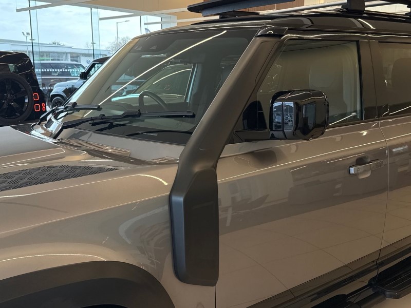 2023 (23) LAND ROVER DEFENDER 3.0 D300 X-Dynamic HSE 110 5dr Auto 5201709