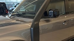 2023 (23) LAND ROVER DEFENDER 3.0 D300 X-Dynamic HSE 110 5dr Auto 5201709