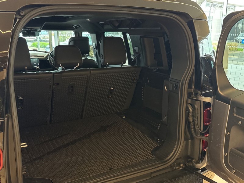 2023 (23) LAND ROVER DEFENDER 3.0 D300 X-Dynamic HSE 110 5dr Auto 5201695