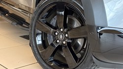 2023 (23) LAND ROVER DEFENDER 3.0 D300 X-Dynamic HSE 110 5dr Auto 5201699