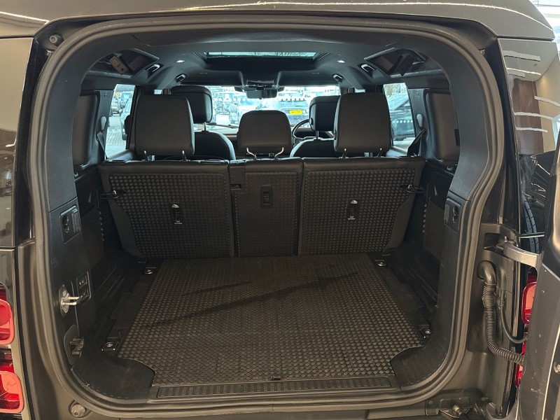 2023 (23) LAND ROVER DEFENDER 3.0 D300 X-Dynamic HSE 110 5dr Auto 5201667