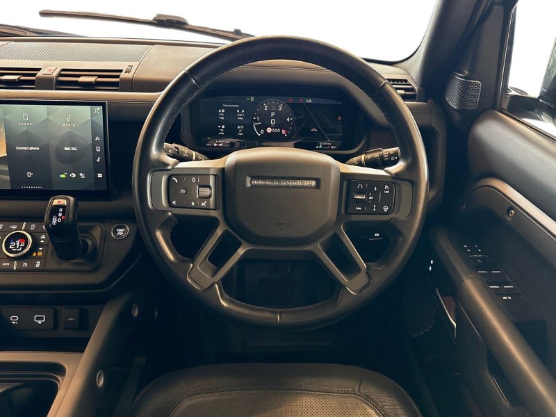 2023 (23) LAND ROVER DEFENDER 3.0 D300 X-Dynamic HSE 110 5dr Auto 5201672