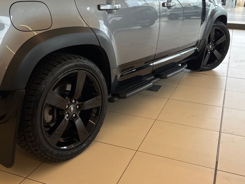 2023 (23) LAND ROVER DEFENDER 3.0 D300 X-Dynamic HSE 110 5dr Auto 5201703