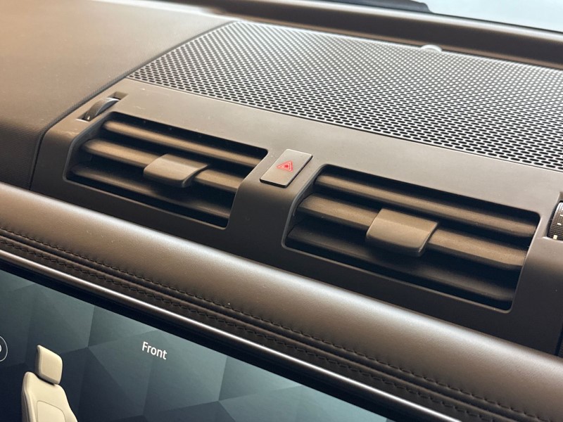 2023 (23) LAND ROVER DEFENDER 3.0 D300 X-Dynamic HSE 110 5dr Auto 5201692