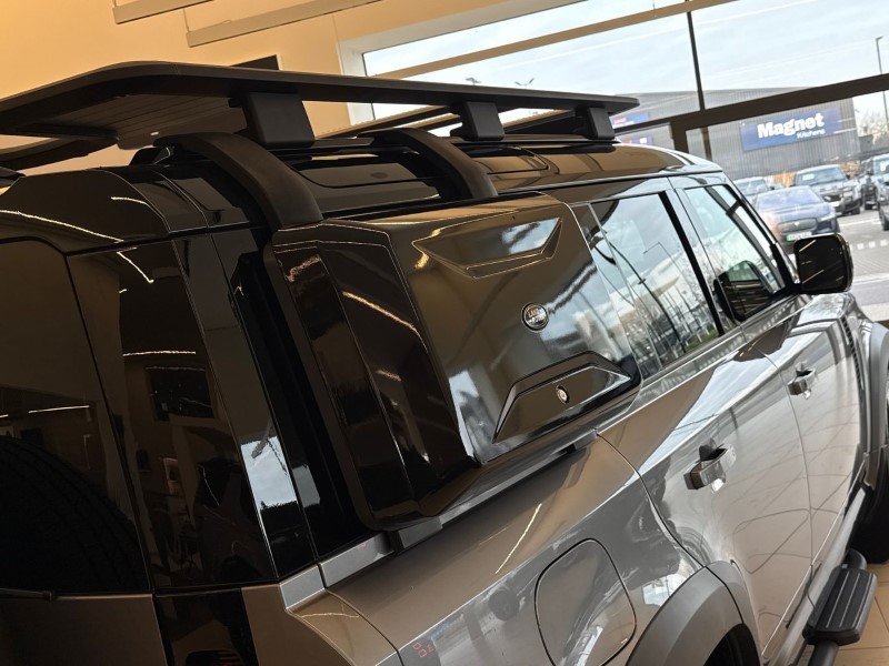 2023 (23) LAND ROVER DEFENDER 3.0 D300 X-Dynamic HSE 110 5dr Auto 5201707