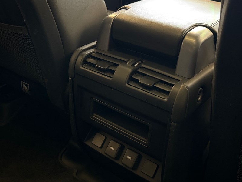 2023 (23) LAND ROVER DEFENDER 3.0 D300 X-Dynamic HSE 110 5dr Auto 5201675