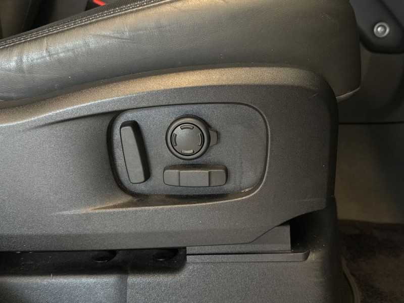 2023 (23) LAND ROVER DEFENDER 3.0 D300 X-Dynamic HSE 110 5dr Auto 5201681