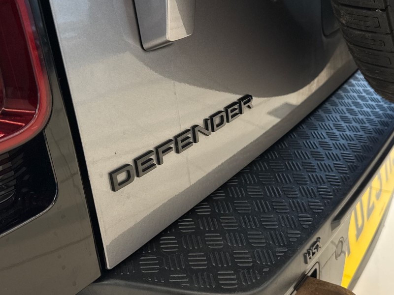 2023 (23) LAND ROVER DEFENDER 3.0 D300 X-Dynamic HSE 110 5dr Auto 5201701
