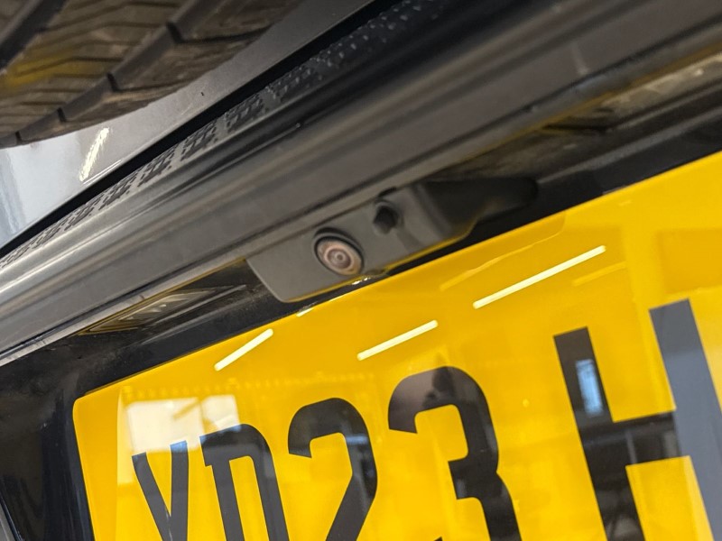 2023 (23) LAND ROVER DEFENDER 3.0 D300 X-Dynamic HSE 110 5dr Auto 5201696