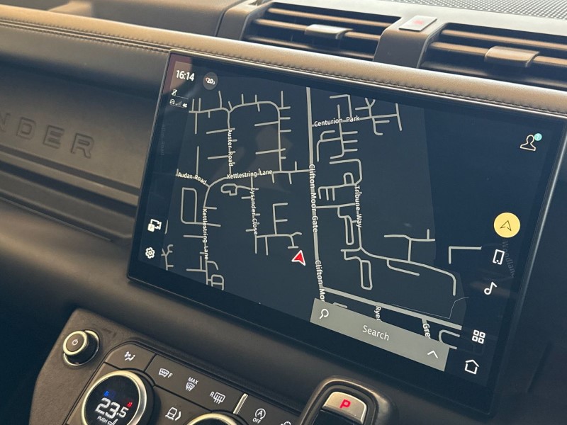 2023 (23) LAND ROVER DEFENDER 3.0 D300 X-Dynamic HSE 110 5dr Auto 5201668