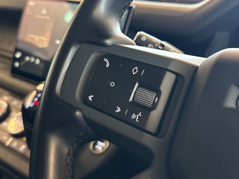 2023 (23) LAND ROVER DEFENDER 3.0 D300 X-Dynamic HSE 110 5dr Auto 5201685