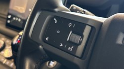 2023 (23) LAND ROVER DEFENDER 3.0 D300 X-Dynamic HSE 110 5dr Auto 5201685
