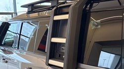 2023 (23) LAND ROVER DEFENDER 3.0 D300 X-Dynamic HSE 110 5dr Auto 5201708