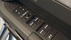 2023 (23) LAND ROVER DEFENDER 3.0 D300 X-Dynamic HSE 110 5dr Auto 5201680