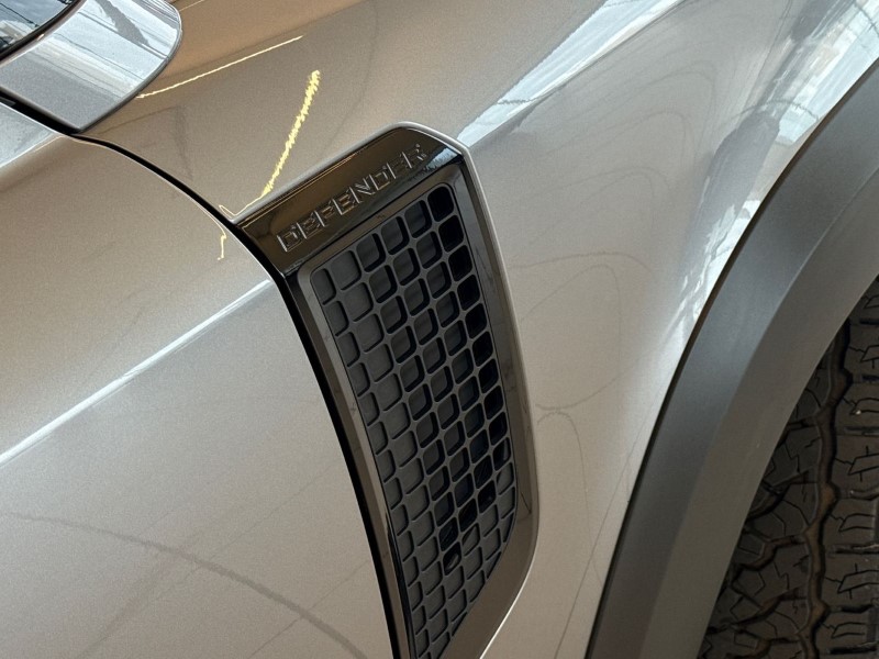 2023 (23) LAND ROVER DEFENDER 3.0 D300 X-Dynamic HSE 110 5dr Auto 5201677