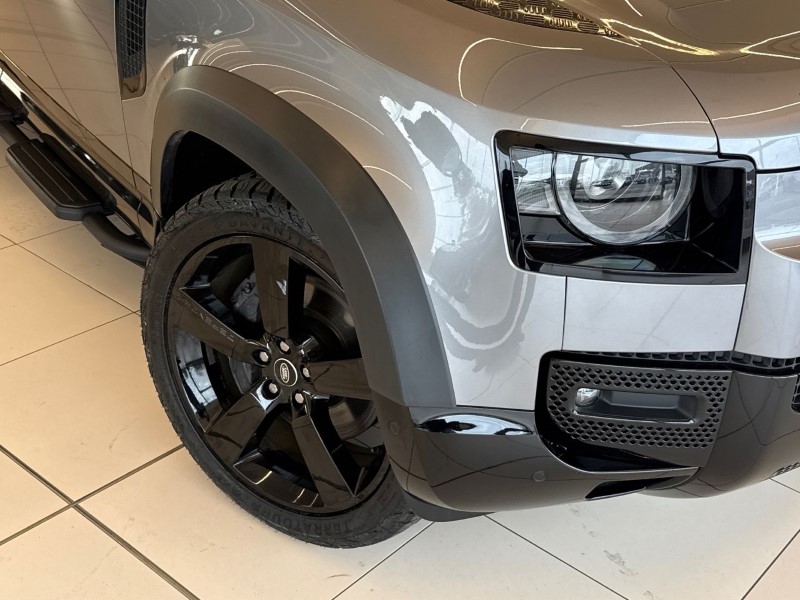 2023 (23) LAND ROVER DEFENDER 3.0 D300 X-Dynamic HSE 110 5dr Auto 5201697
