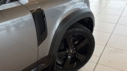 2023 (23) LAND ROVER DEFENDER 3.0 D300 X-Dynamic HSE 110 5dr Auto 5201704