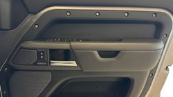 2023 (23) LAND ROVER DEFENDER 3.0 D300 X-Dynamic HSE 110 5dr Auto 5201679