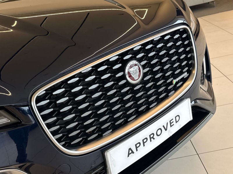 2023 (23) JAGUAR F-PACE 2.0 D200 R-Dynamic SE 5dr Auto AWD 5247388