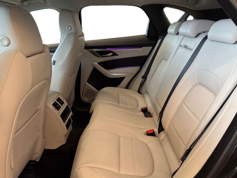 2023 (23) JAGUAR F-PACE 2.0 D200 R-Dynamic SE 5dr Auto AWD 5247349