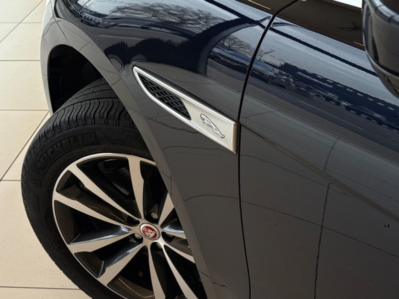 2023 (23) JAGUAR F-PACE 2.0 D200 R-Dynamic SE 5dr Auto AWD 5247365