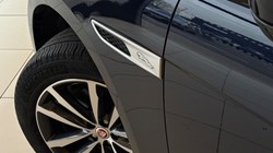 2023 (23) JAGUAR F-PACE 2.0 D200 R-Dynamic SE 5dr Auto AWD 5247365