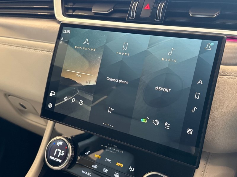 2023 (23) JAGUAR F-PACE 2.0 D200 R-Dynamic SE 5dr Auto AWD 5247374