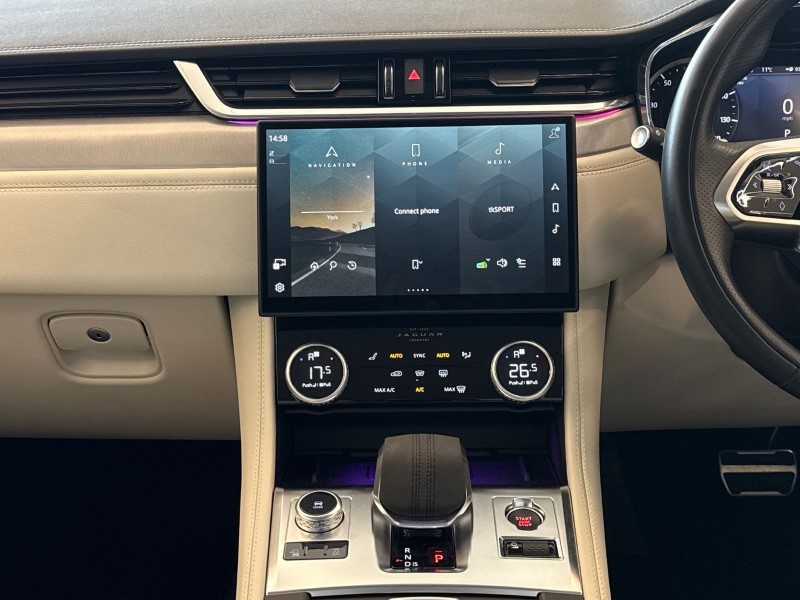 2023 (23) JAGUAR F-PACE 2.0 D200 R-Dynamic SE 5dr Auto AWD 5247359