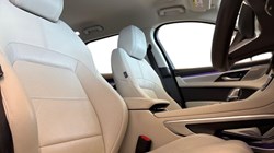 2023 (23) JAGUAR F-PACE 2.0 D200 R-Dynamic SE 5dr Auto AWD 5247370