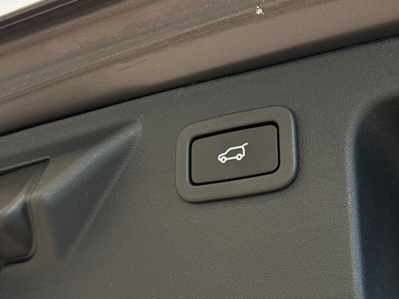 2018 (18) LAND ROVER DISCOVERY SPORT 2.0 TD4 180 SE Tech 5dr Auto 5196121