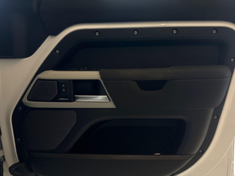 2023 (23) LAND ROVER DEFENDER 3.0 D250 SE 110 5dr Auto 5221363