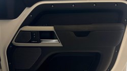 2023 (23) LAND ROVER DEFENDER 3.0 D250 SE 110 5dr Auto 5221363