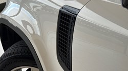 2023 (23) LAND ROVER DEFENDER 3.0 D250 SE 110 5dr Auto 5221361