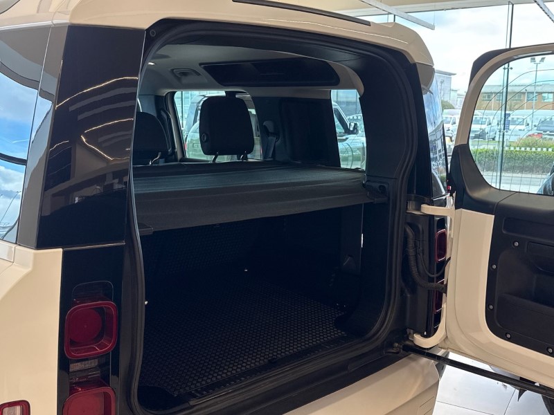 2023 (23) LAND ROVER DEFENDER 3.0 D250 SE 110 5dr Auto 5221378