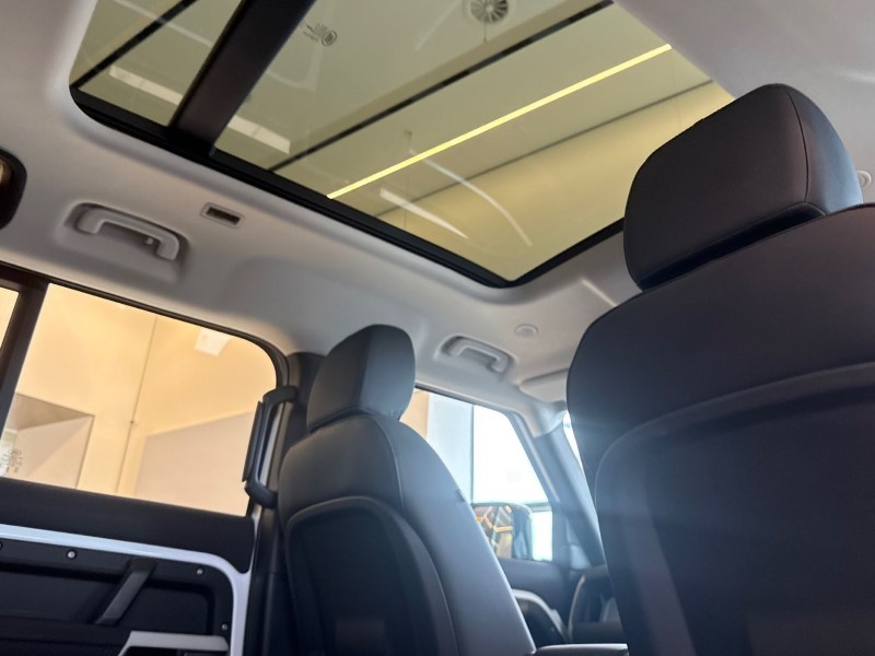 2023 (23) LAND ROVER DEFENDER 3.0 D250 SE 110 5dr Auto 5221362